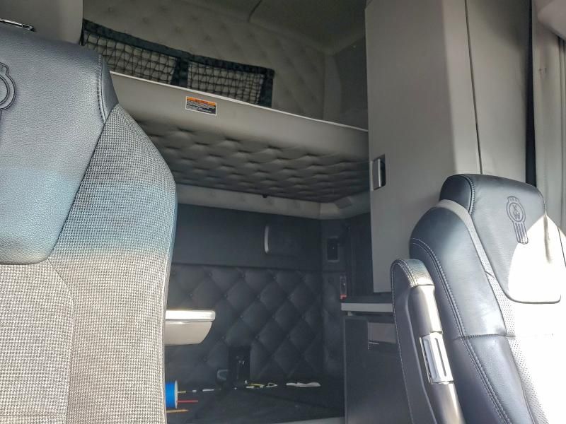 2023 Kenworth T680 Semi Truck