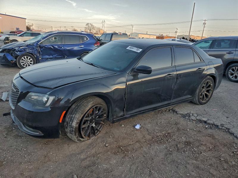 2016 Chrysler 300 s