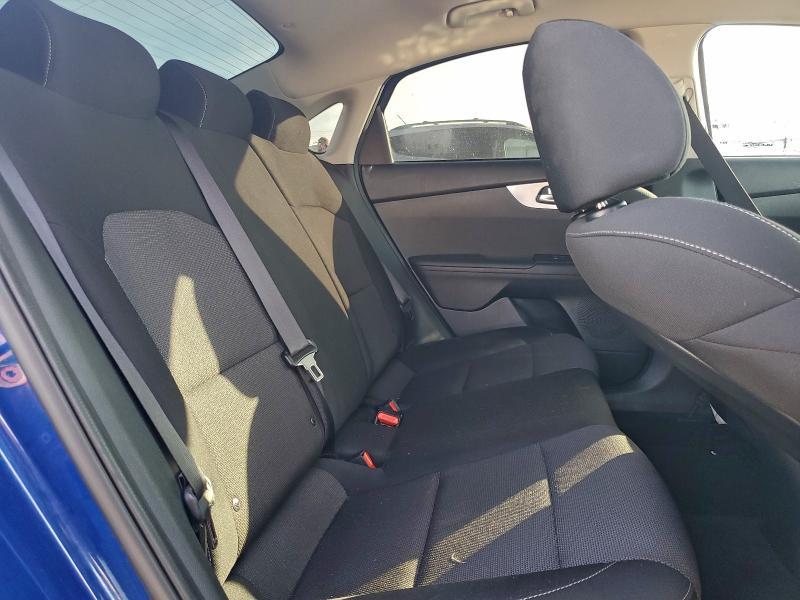 2023 KIA Forte lx