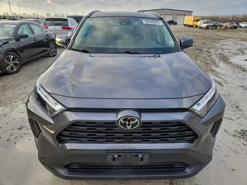 2022 Toyota Rav4 xle
