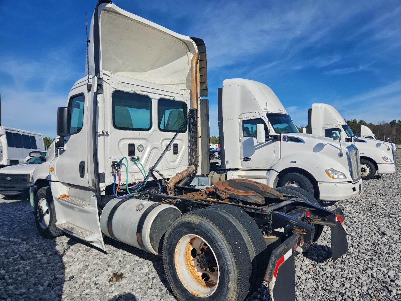 2014 Freightliner Cascadia Semi Truck
