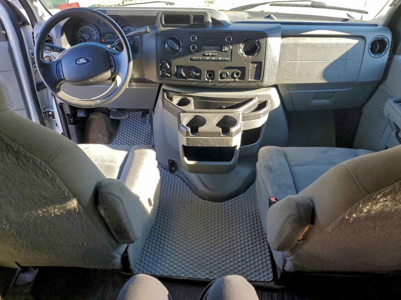 2014 Ford Econoline E350 Super Duty Wagon