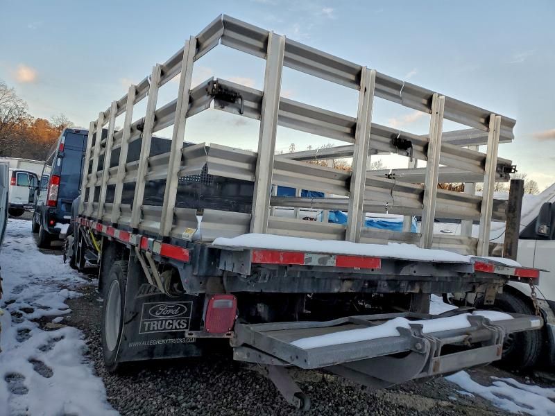 2019 Ford F550 Super Duty Flatbed Truck