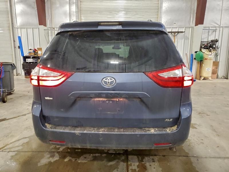 2015 Toyota Sienna xle