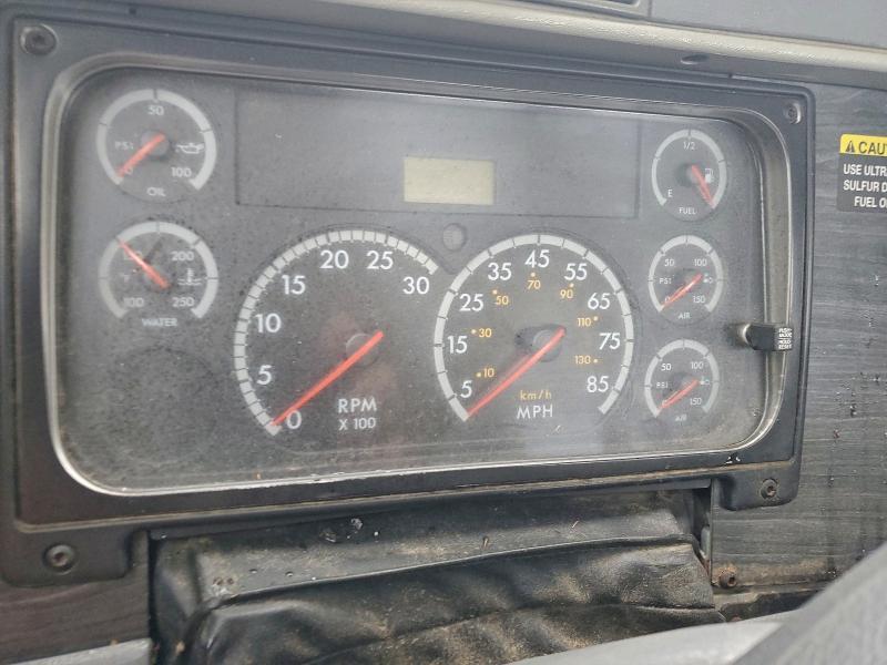 2008 Freightliner Columbia 120 Semi Truck