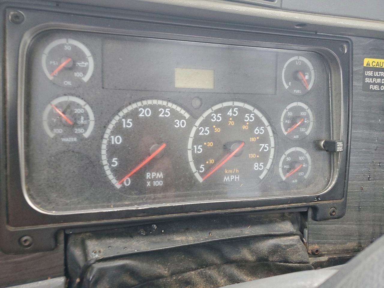 2008 Freightliner Columbia 120 Semi Truck