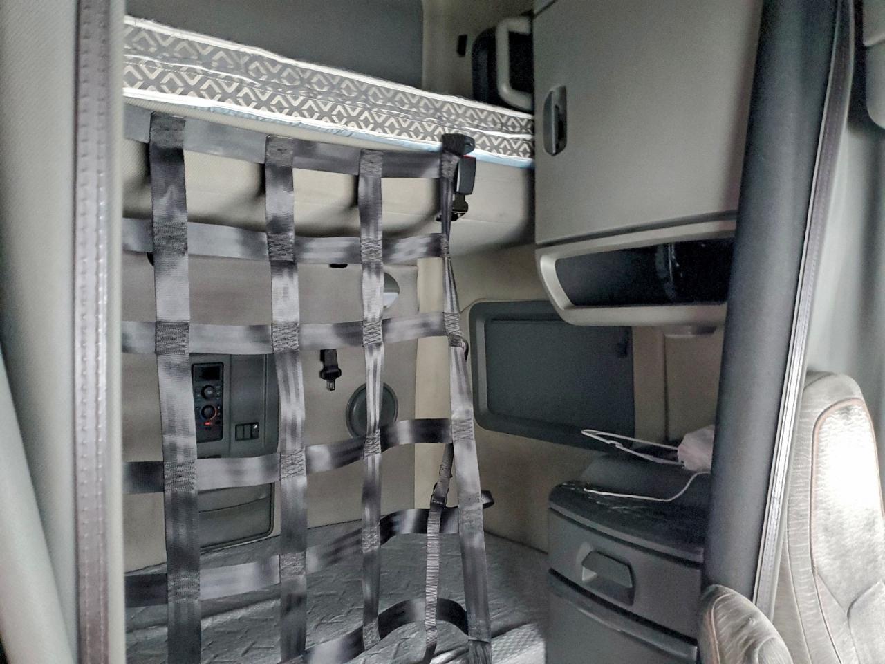 2020 Volvo VNL Semi Truck