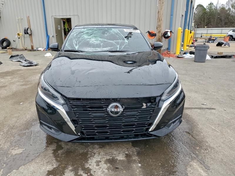 2023 Nissan Altima sl