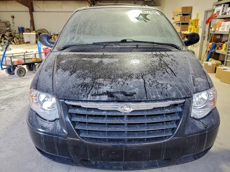 2006 Chrysler Town & Country lx