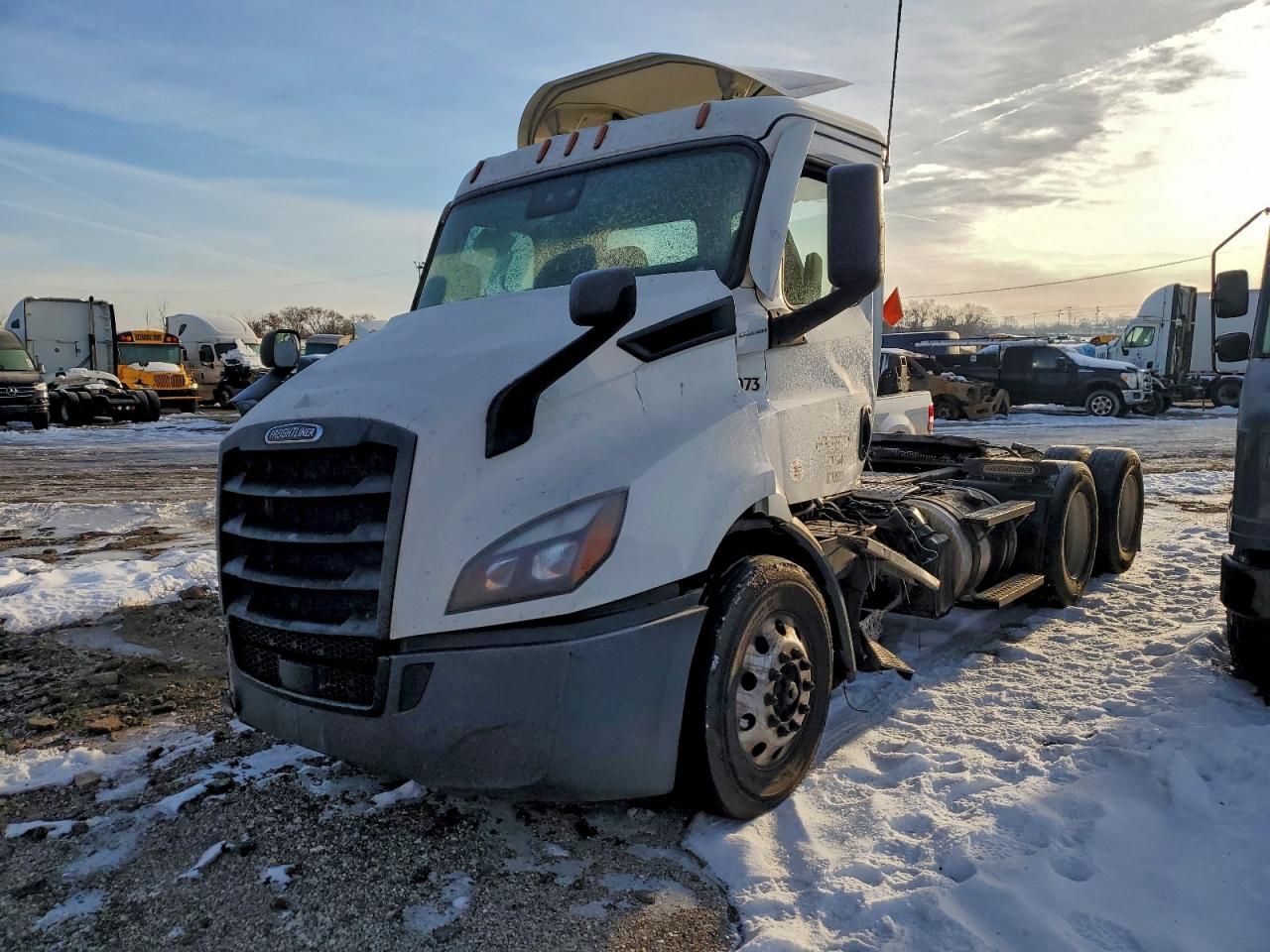 2024 Freightliner Cascadia 116 Semi Truck