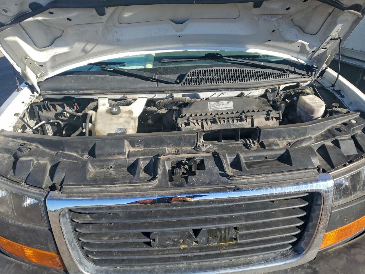 2019 GMC Savana CUT-BOX Truck