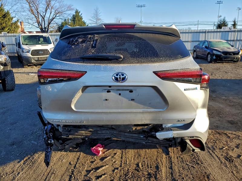 2022 Toyota Highlander Hybrid xle
