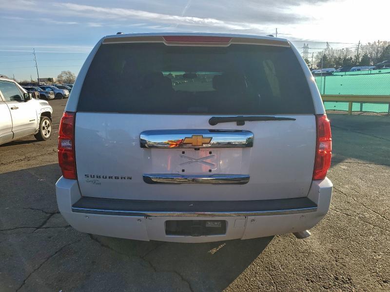 2014 Chevrolet Suburban K1500 ltz