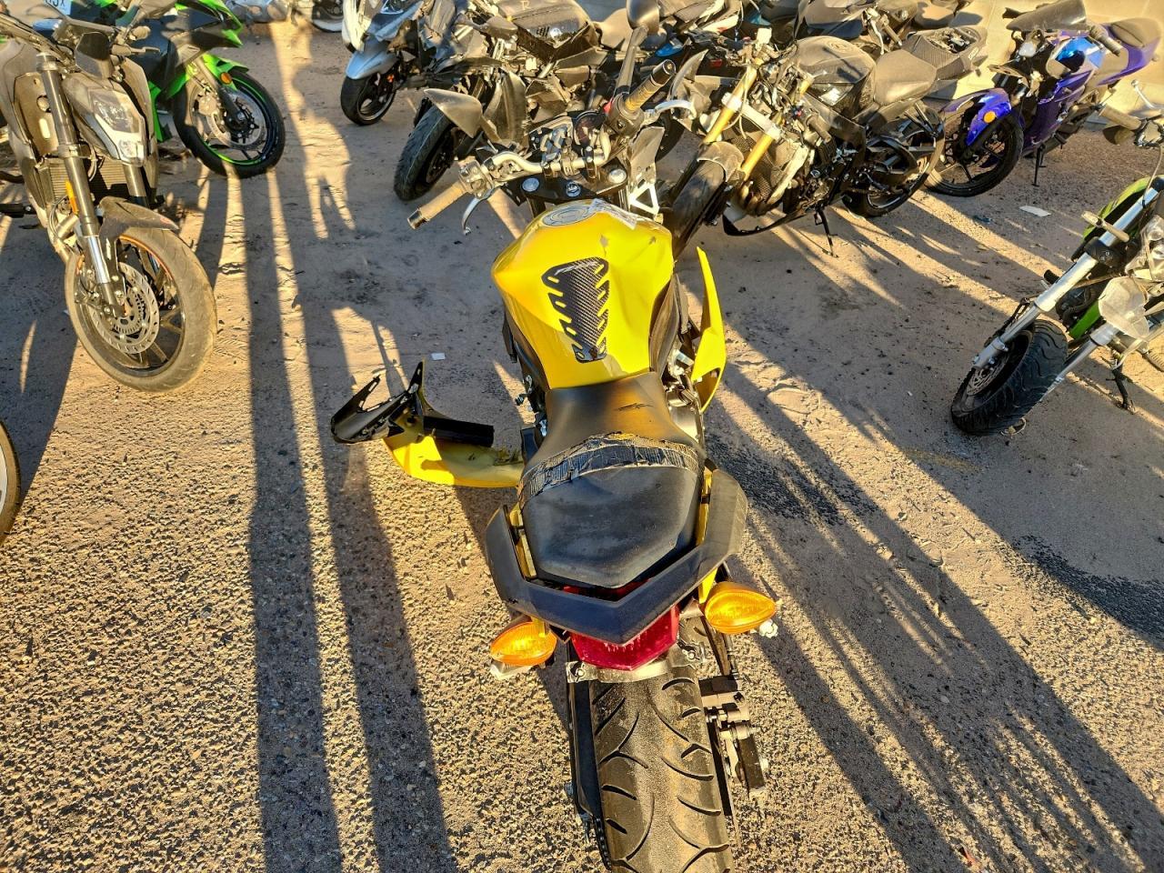 2009 Yamaha FZ6 R