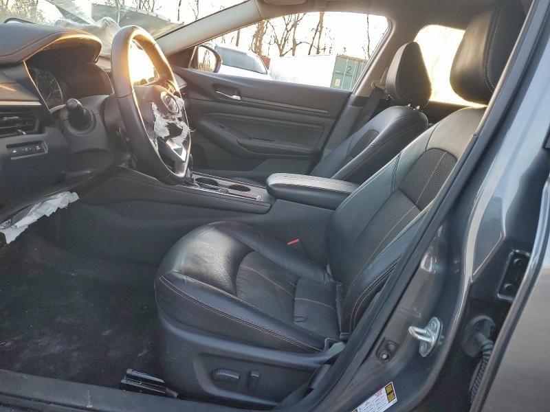 2020 Nissan Altima sr