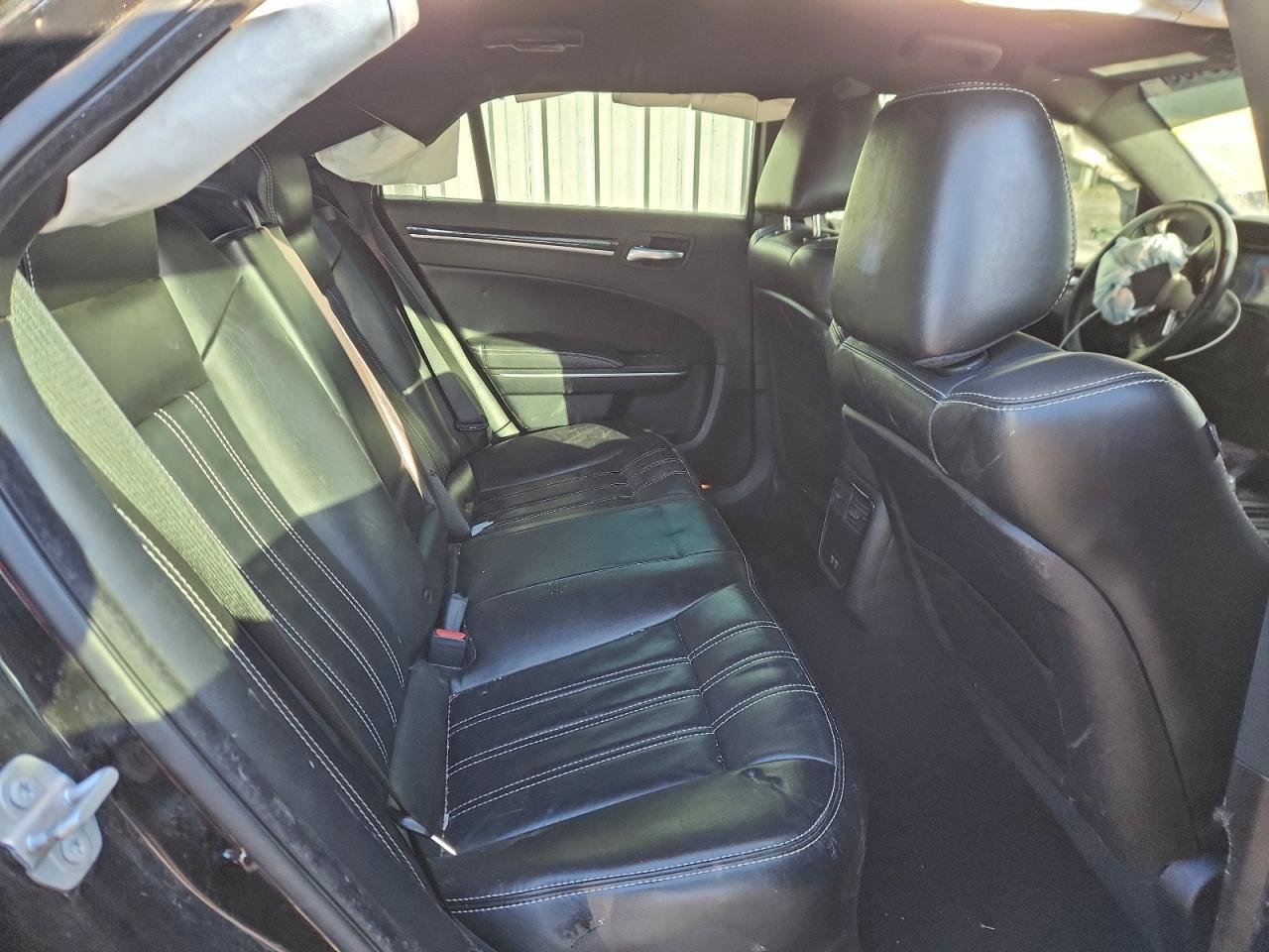 2019 Chrysler 300 s