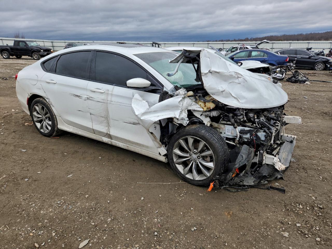 2016 Chrysler 200 s