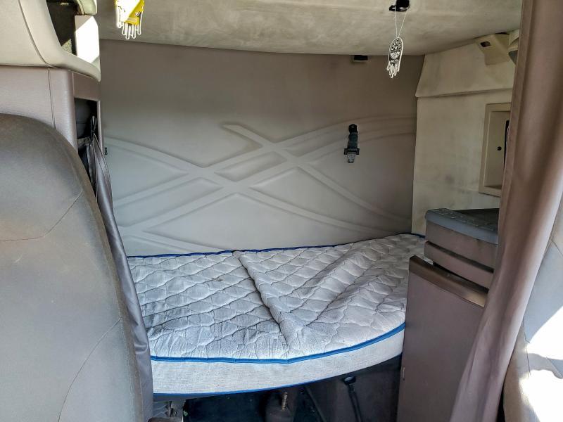 2013 Volvo Vnl Semi Truck