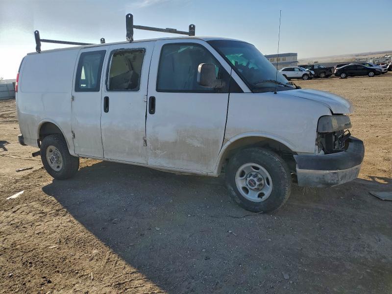 2017 GMC Savana G2500 Delivery van