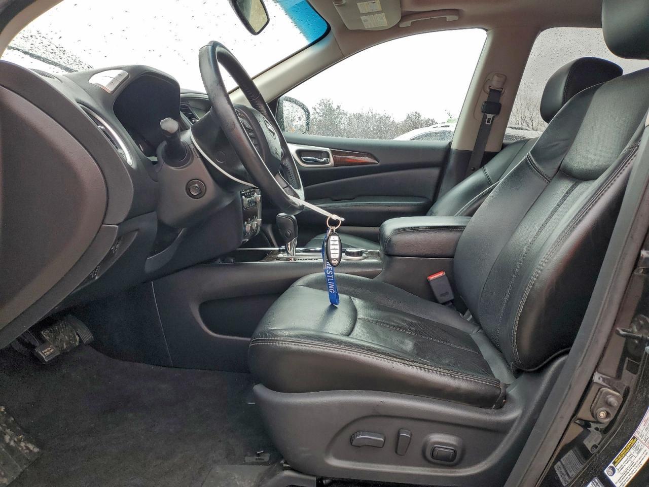 2014 Nissan Pathfinder s
