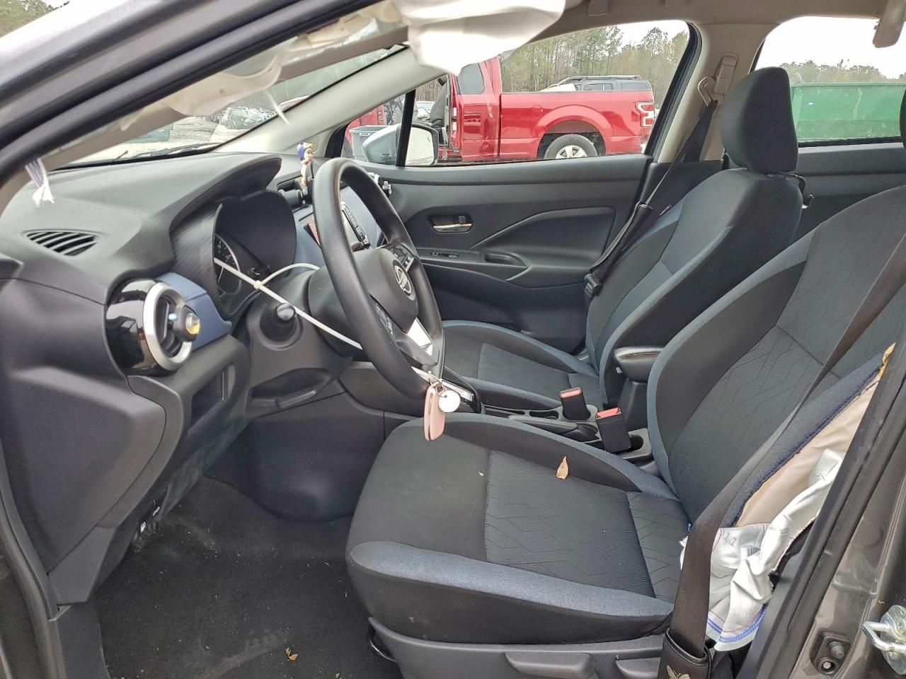 2023 Nissan Versa sv