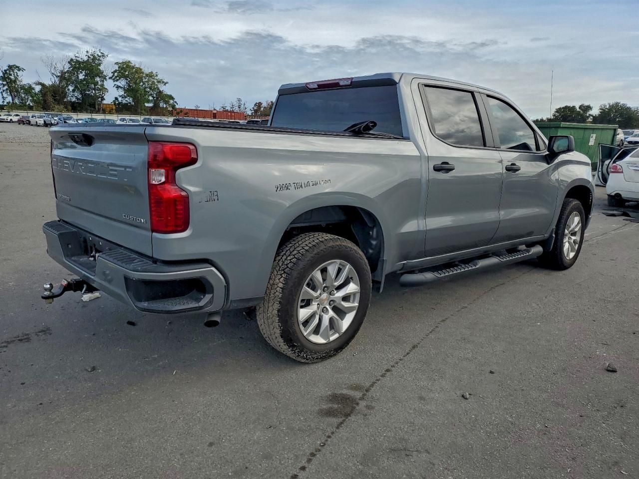2025 Chevrolet Silverado C1500 Custom