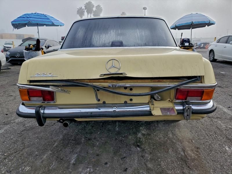 1973 Mercedes-Benz 1973 Mercedes Benz a 220
