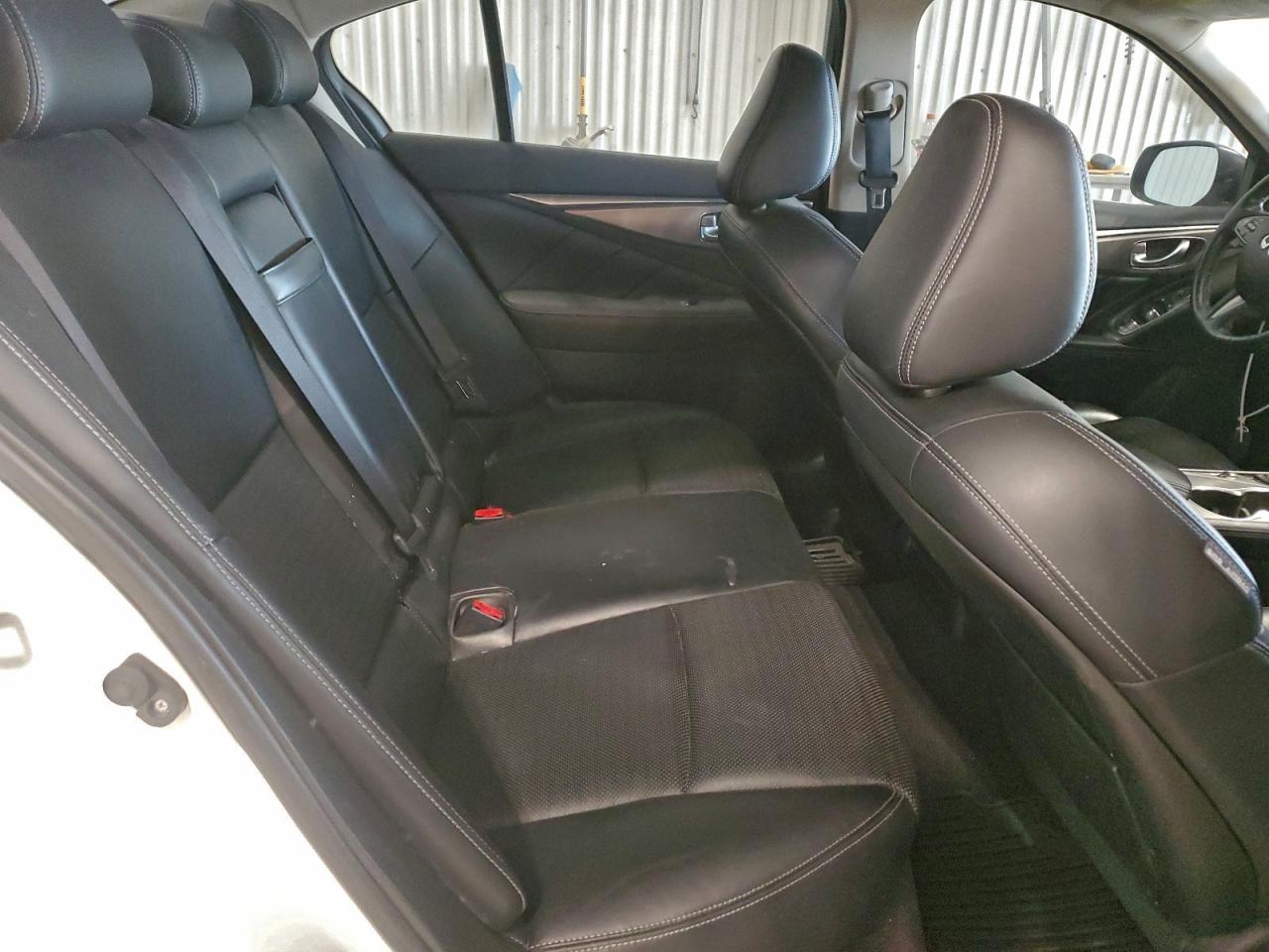 2016 Infiniti Q50 Premium