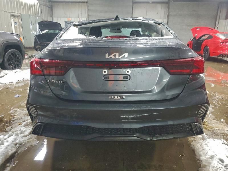 2024 KIA Forte lx