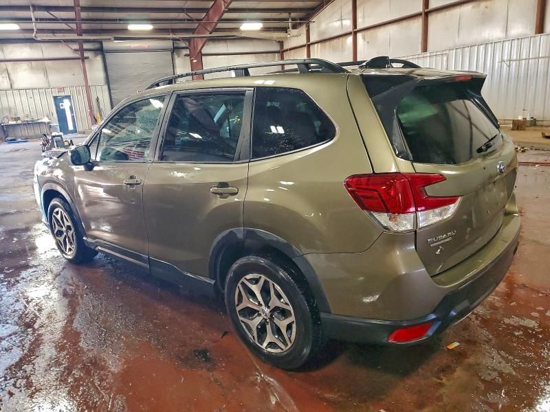 2024 Subaru Forester Premium