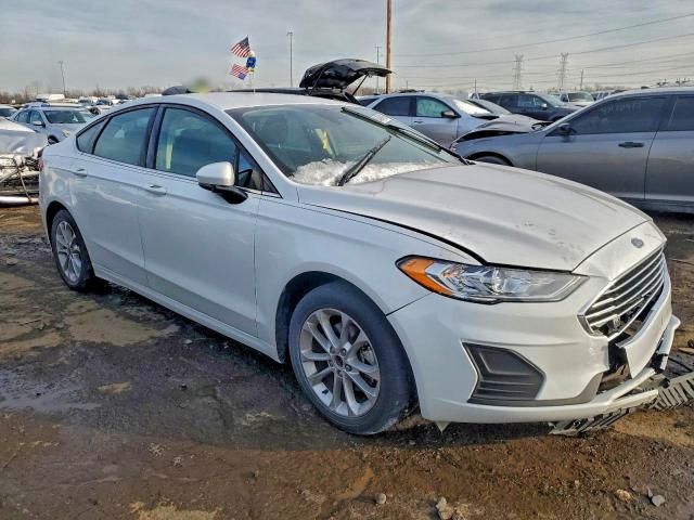 2020 Ford Fusion se