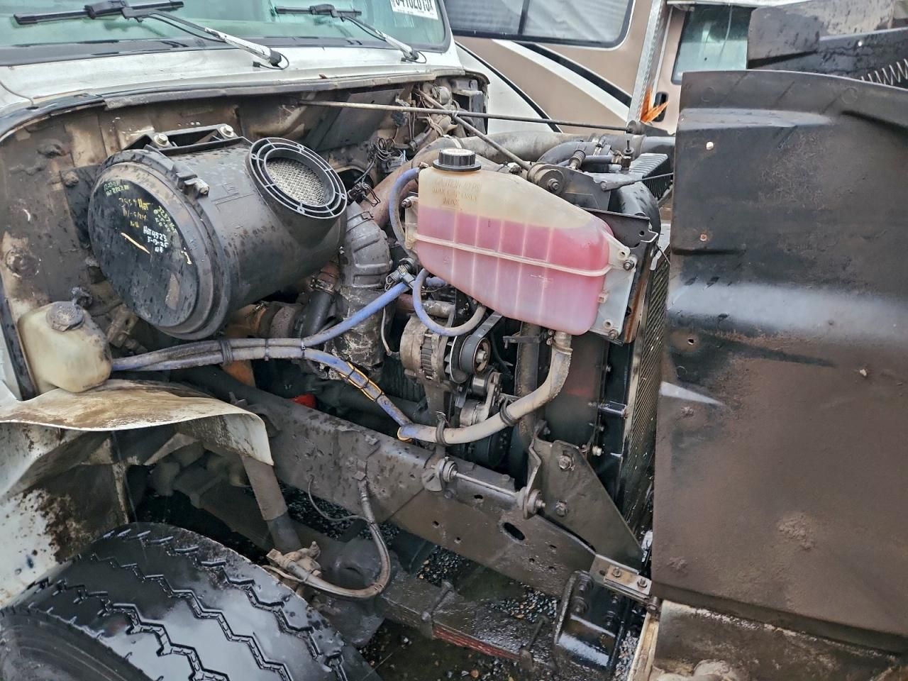 2001 International 4900 Refuse Truck