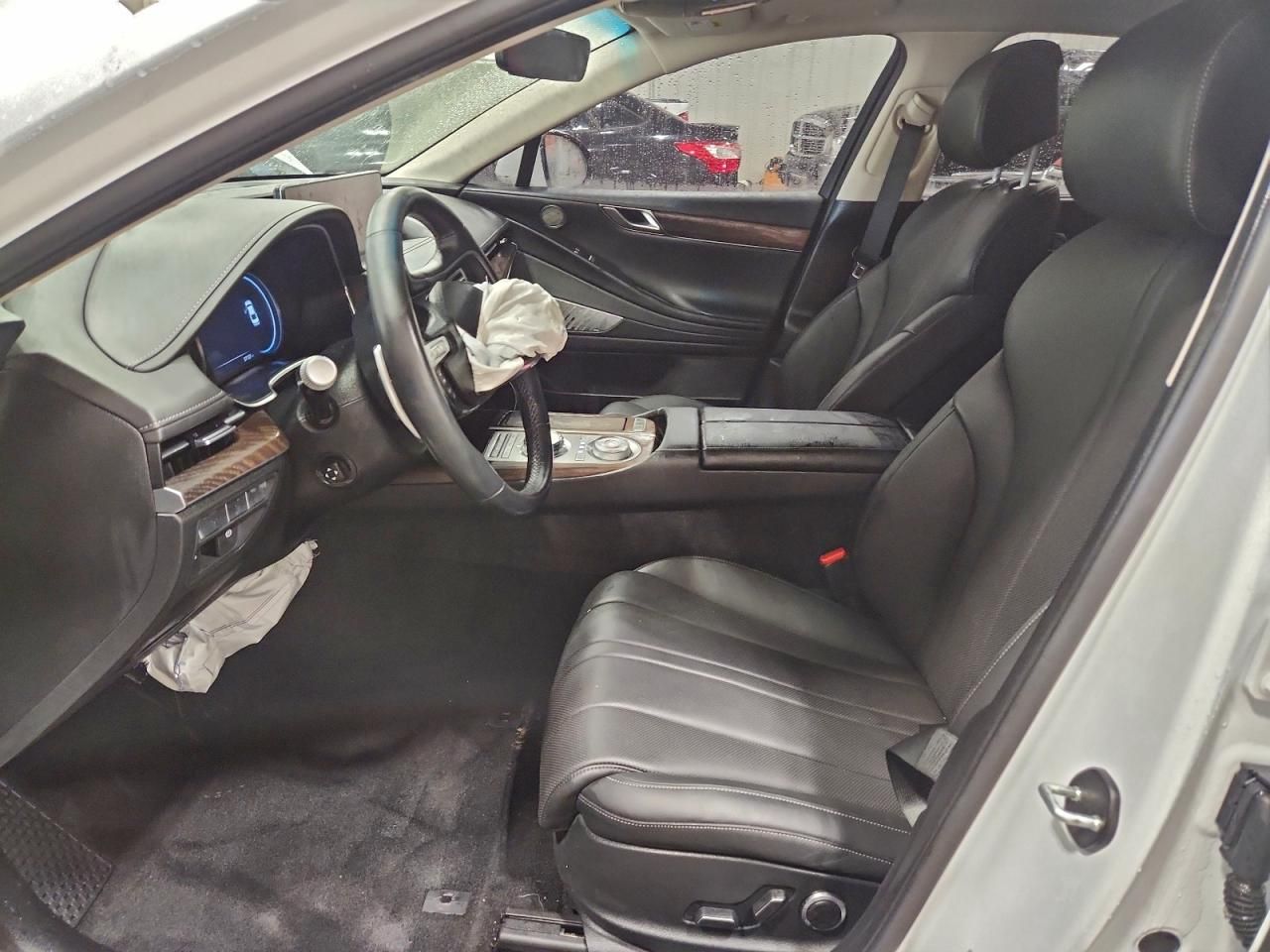 2023 Genesis G80 Base