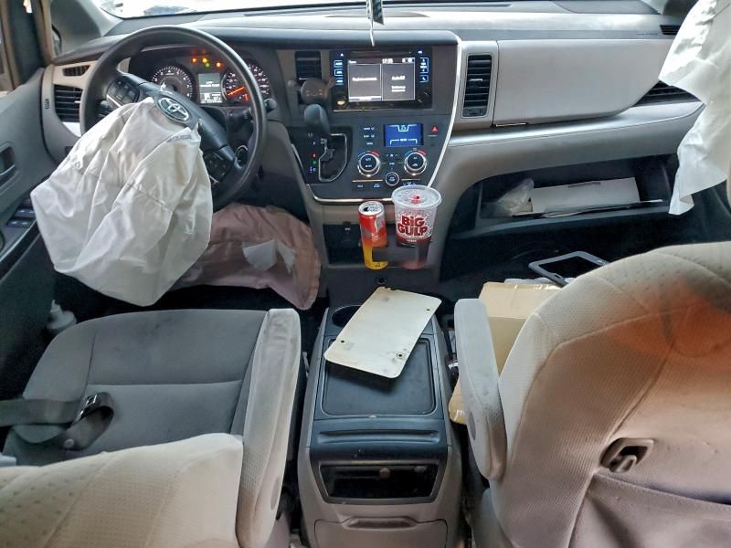 2015 Toyota Sienna le