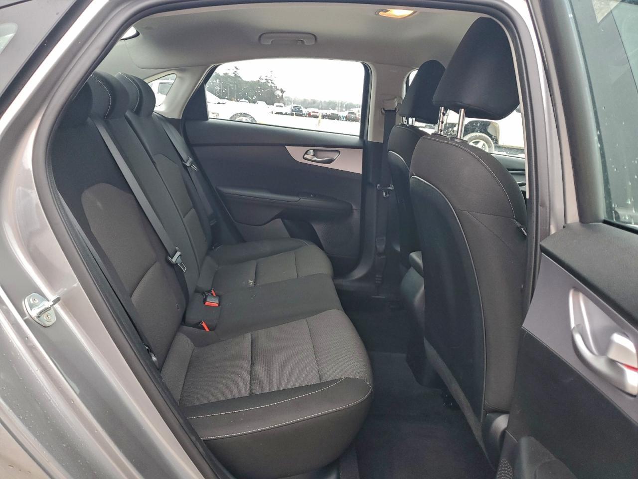 2024 KIA Forte lx