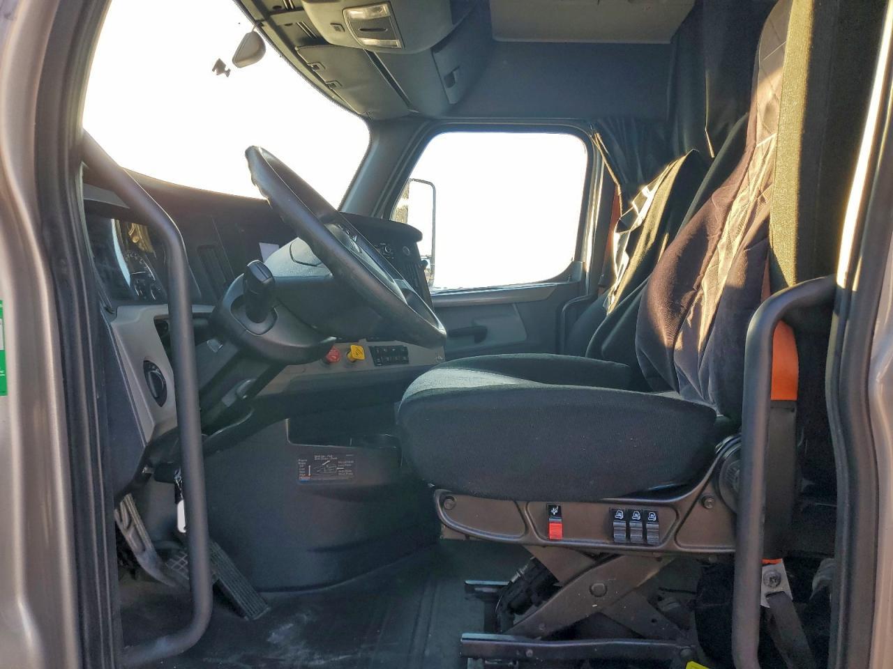 2019 Freigliner 2019 Freightliner Cascadia 126 Semi Truck