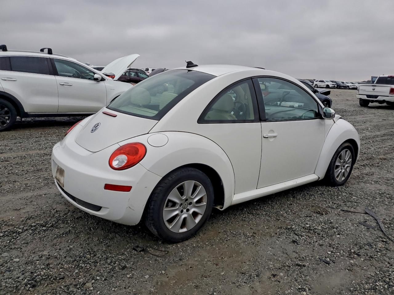 2010 Volkswagen New Beetle