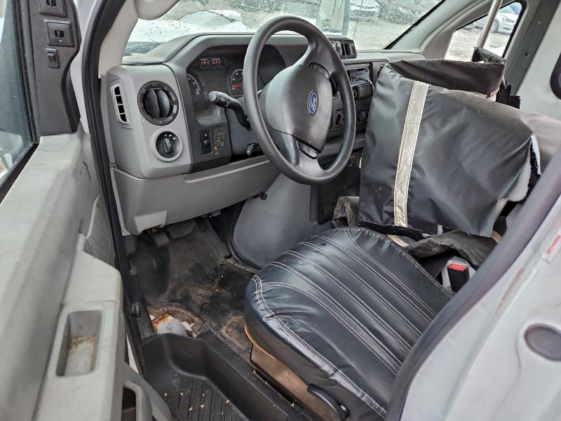 2017 Ford Econoline E450 Super Duty Cutaway Van