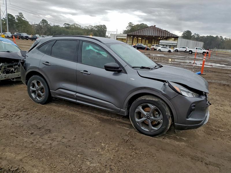 2023 Ford Escape st Line