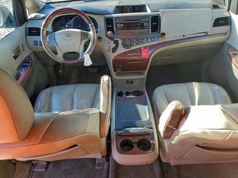 2011 Toyota Sienna xle