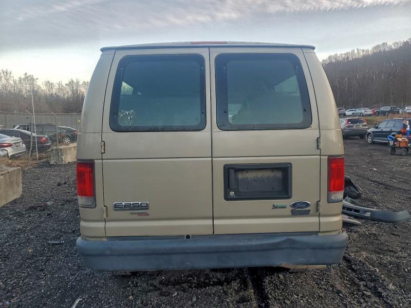 2014 Ford Econoline E250 van