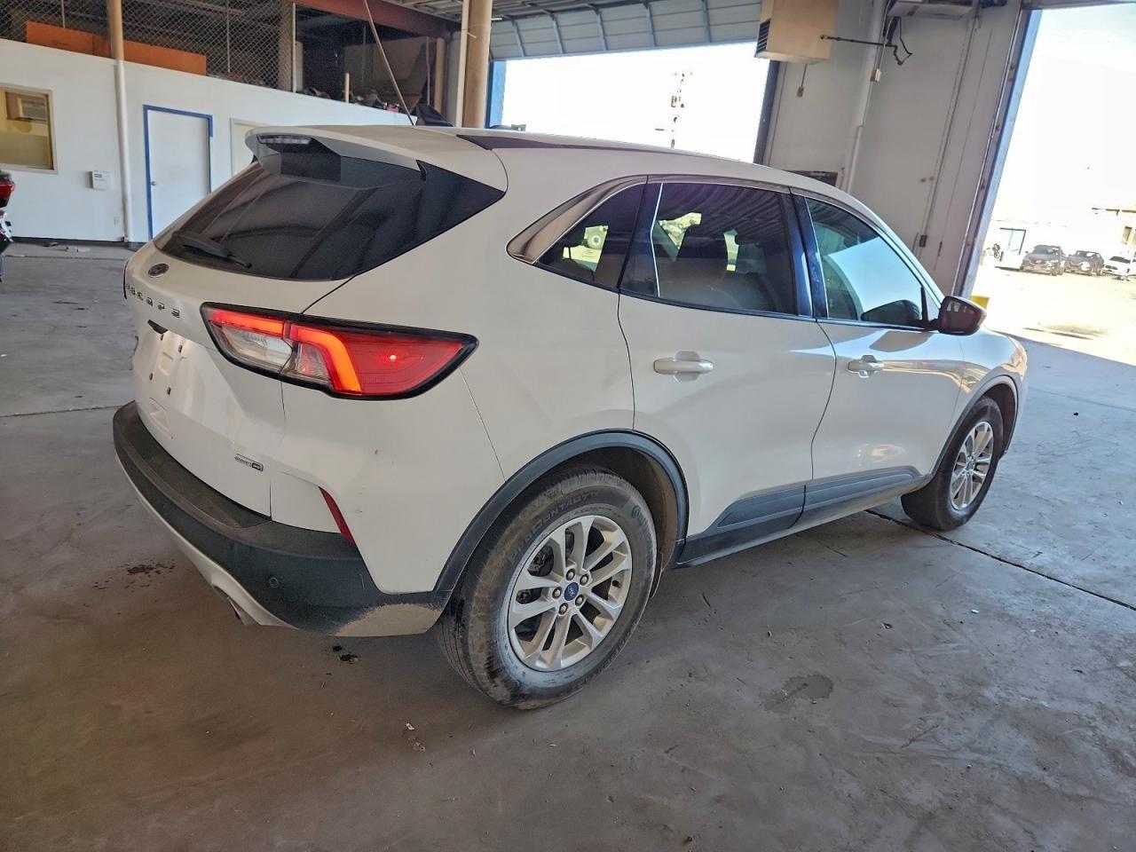 2020 Ford Escape se