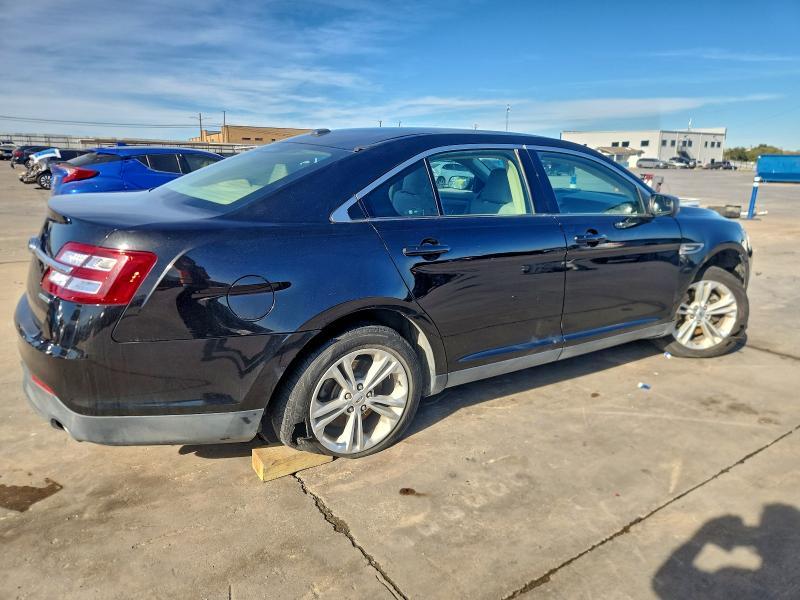 2015 Ford Taurus se