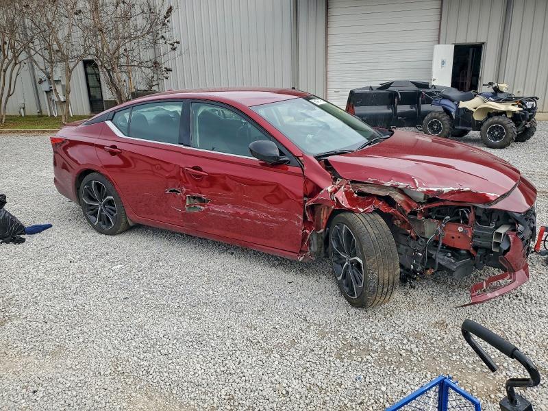 2024 Nissan Altima sr