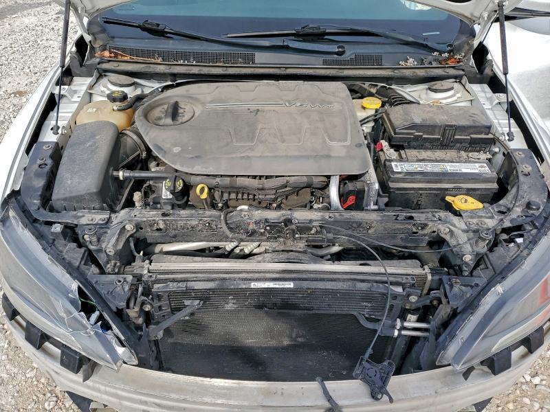 2016 Chrysler 200 s