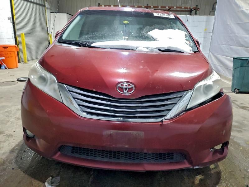 2013 Toyota Sienna xle