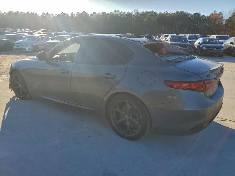 2018 Alfa Romeo Giulia ti Q4