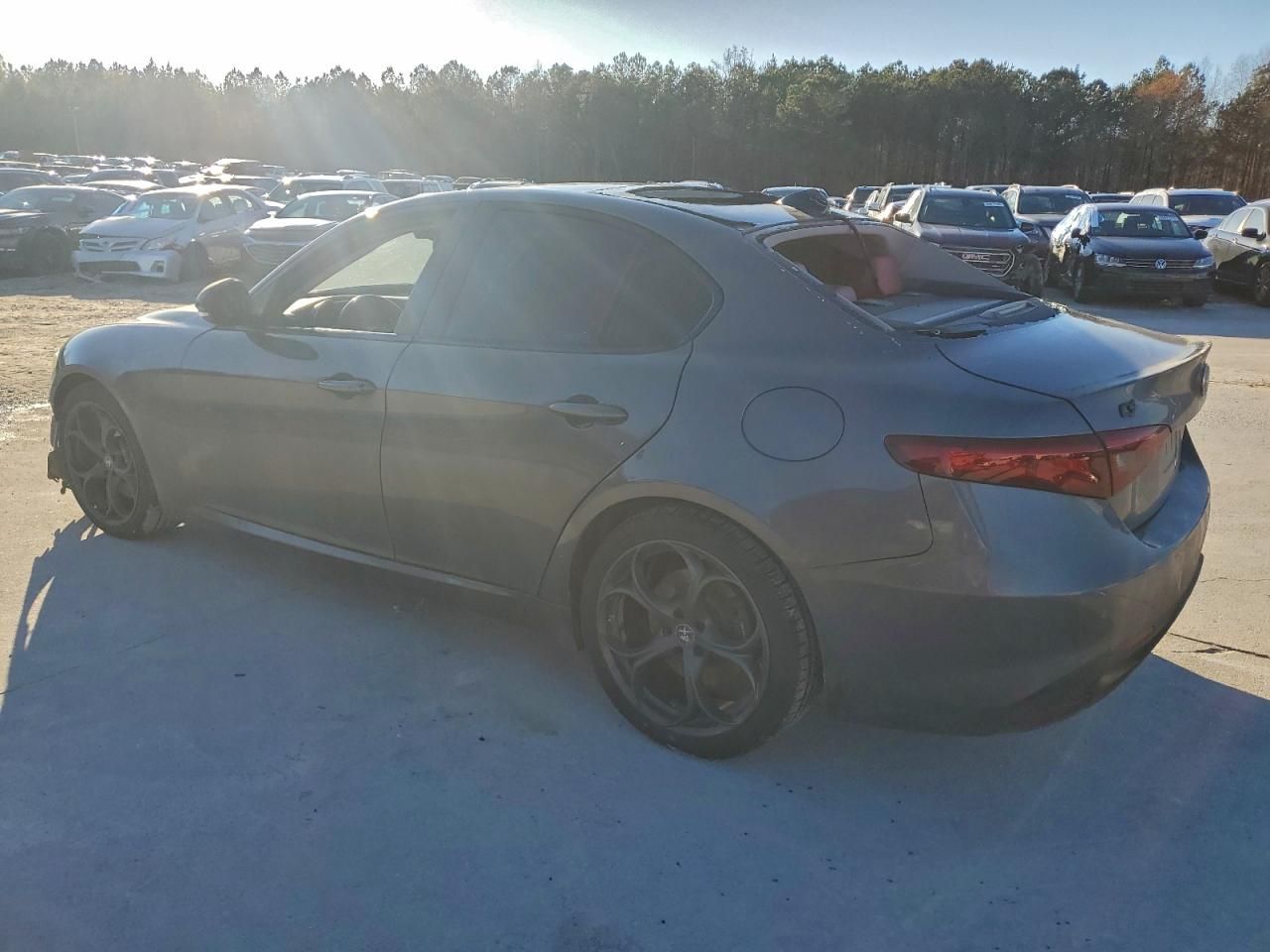 2018 Alfa Romeo Giulia ti Q4