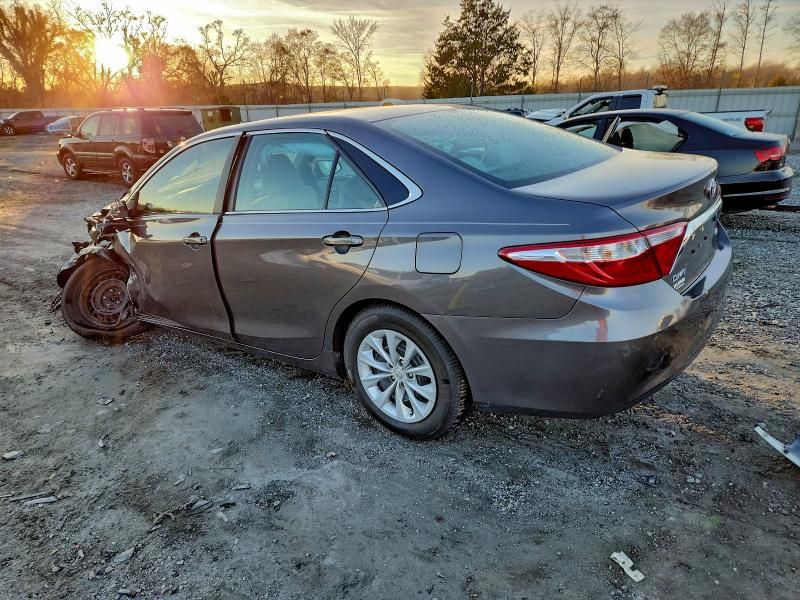 2015 Toyota Camry le