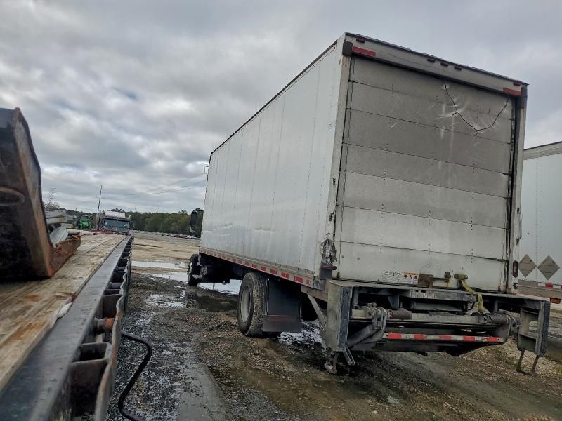 2016 Freightliner Business Class M2 BOX Truck